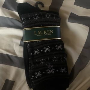 2 pairs of black winter socks.